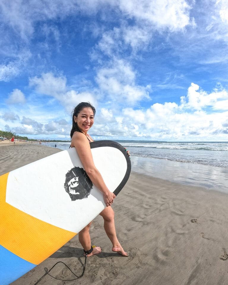 Surf Lessons in Kuta Bali Best choice for you and friend, partner or family for your first surf experience.