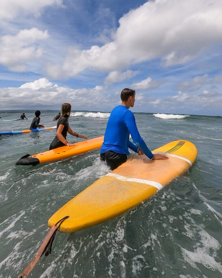 Surf Lessons in Kuta Bali Best choice for you and friend, partner or family for your first surf experience.