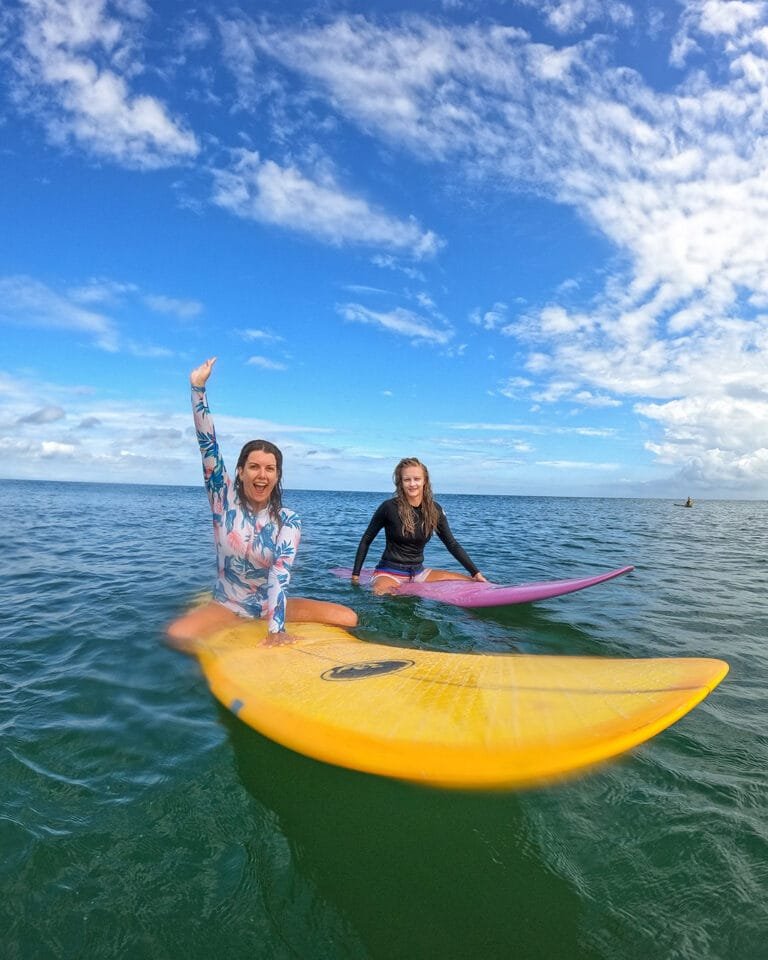 Surf Lessons in Kuta Bali Best choice for you and friend, partner or family for your first surf experience.