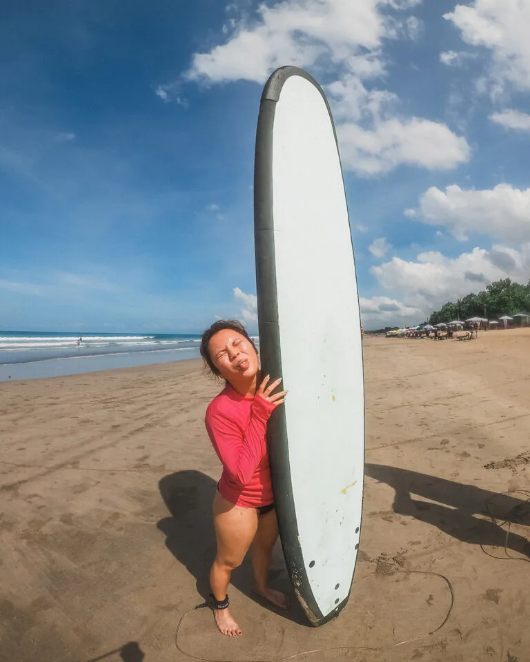 Surf Lessons in Kuta Bali Best choice for you and friend, partner or family for your first surf experience.